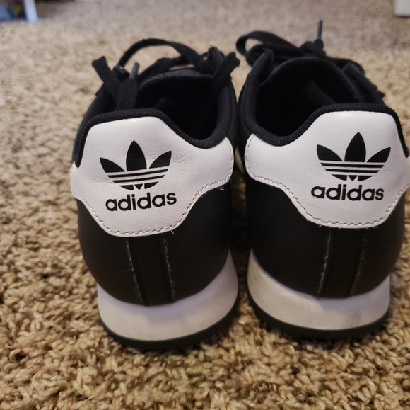 Addias - Picture 3 of 5